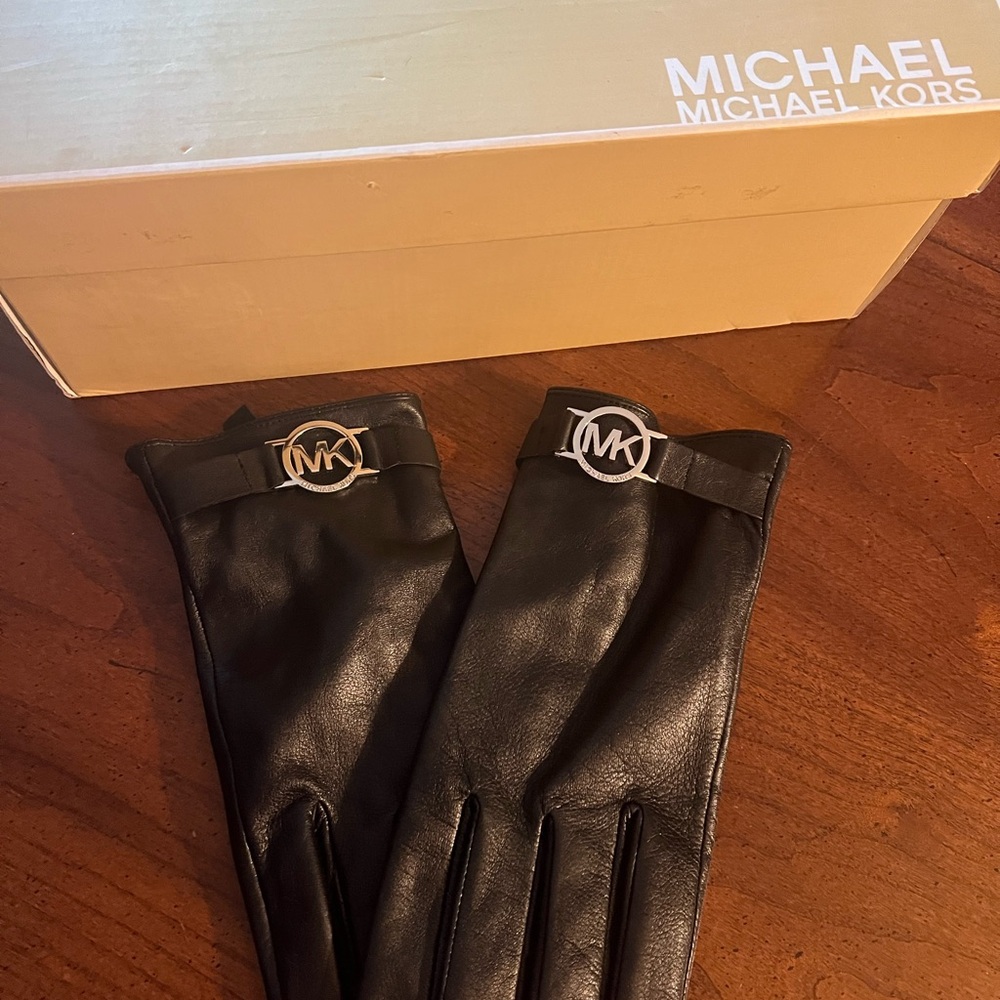 Michaels Black Leather Gloves with Silver Accent